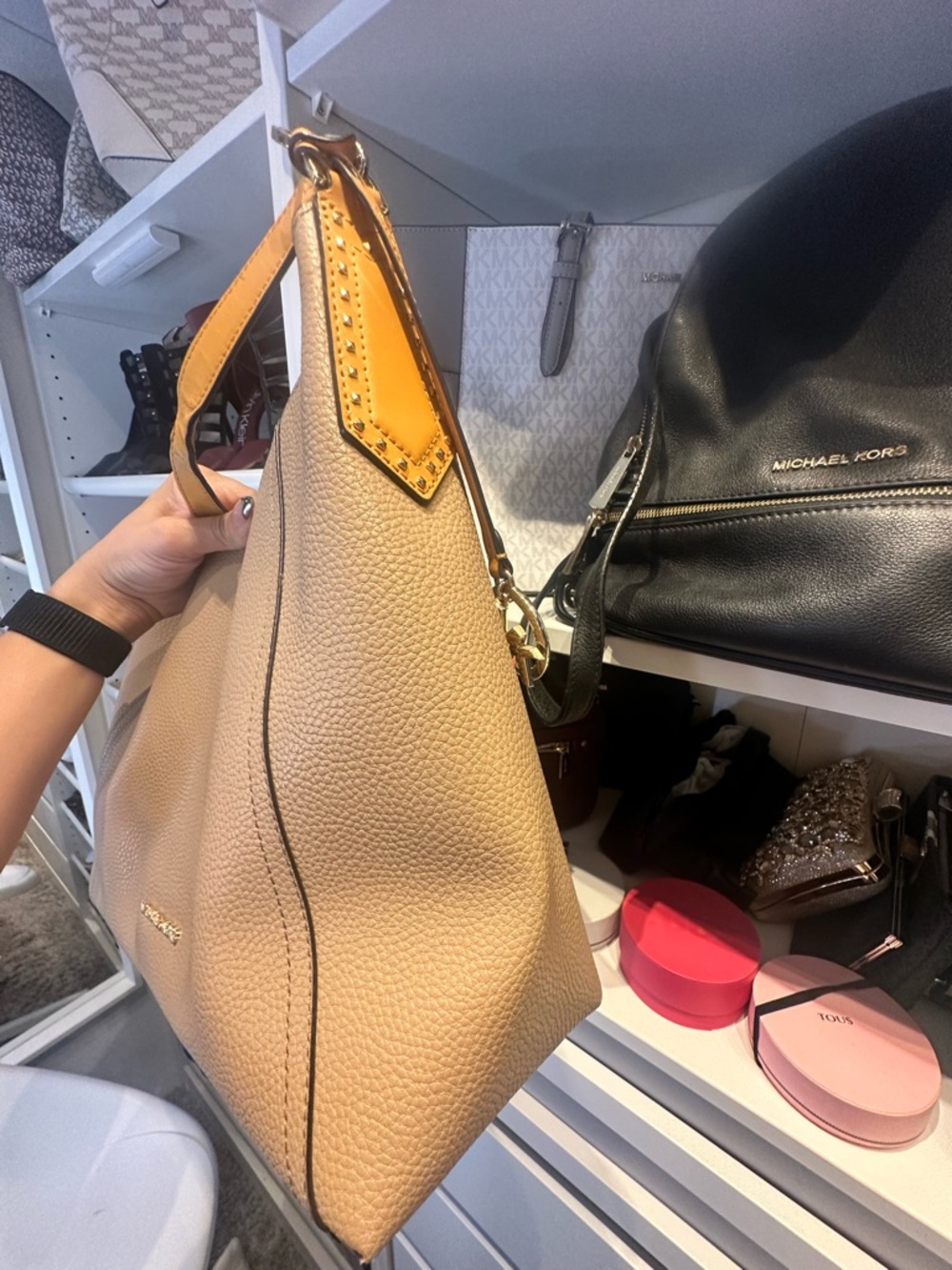 2x$80- Michael Kors Taupe Leather Shoulder Bag with yellow and Gold Accents - Picture 6 of 13